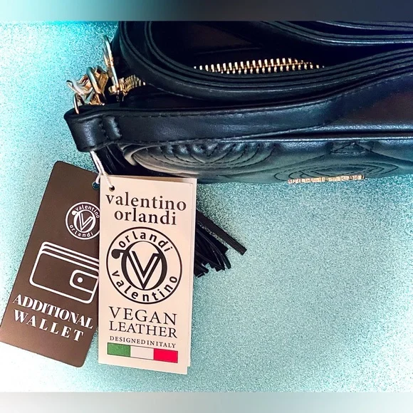 🖤 NWT Valentino Orlandi Black Quilted Crossbody & Camera Bag  + Change Purse🖤 - Picture 6 of 9